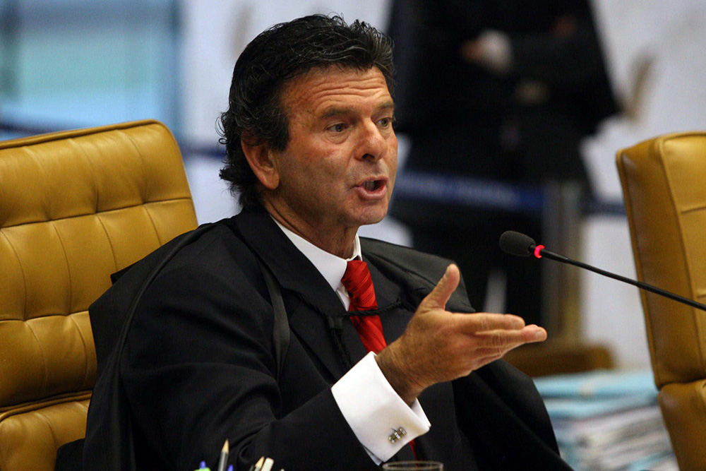 Violência leva Fux a autorizar mudança de horário no TJ-RJ