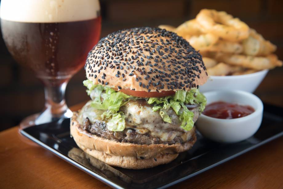 On Tap Burguer (R$ 25,90): blend de fraldinha e salaminho On Tap Burguer (R$ 25,90): blend de fraldinha e salaminho