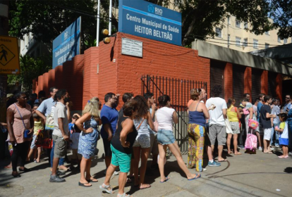 Posto de saúde lotado