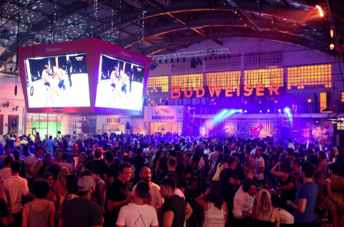 Budweiser faz festa, transmissão da NBA e UFC no Porto