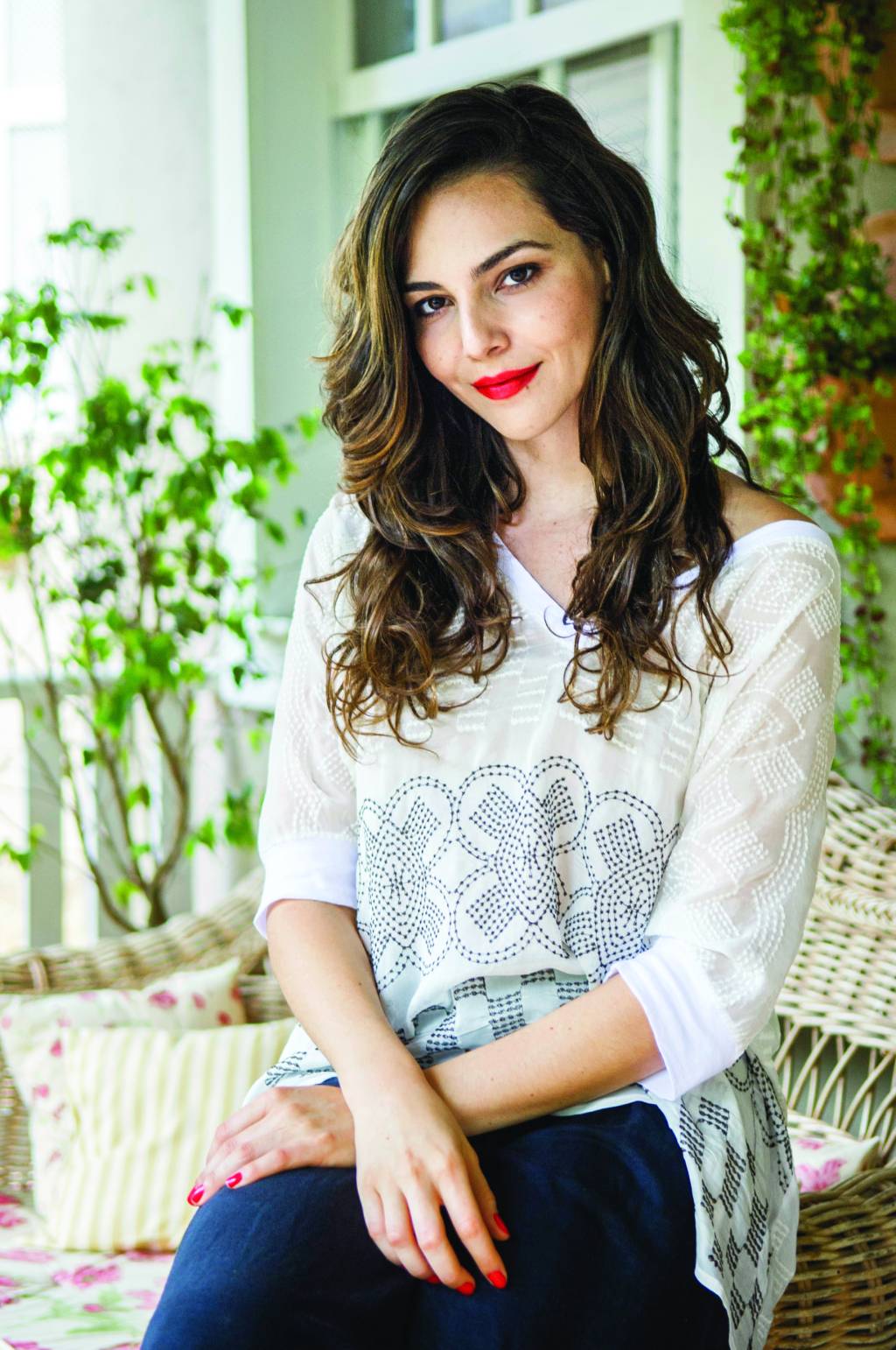 Tainá Müller está de volta à TV e ao cinema em dose tripla