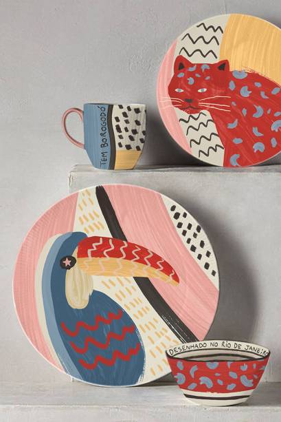 O que vem por aí: depois de lançar uma linha de tênis, à venda em lojas de calçados em todo o Brasil, e uma coleção de roupas fitness, disponível nas lojas da gigante Centauro, a Farm vai ter produtos para cama, mesa e até um rótulo de cerveja O que vem por aí: depois de lançar uma linha de tênis, à venda em lojas de calçados em todo o Brasil, e uma coleção de roupas fitness, disponível nas lojas da gigante Centauro, a Farm vai ter produtos para cama, mesa e até um rótulo de cerveja