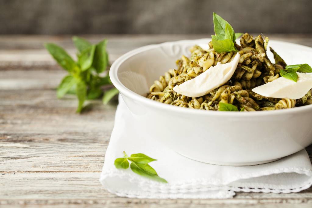 Gula Gula_Salada de frango ao pesto