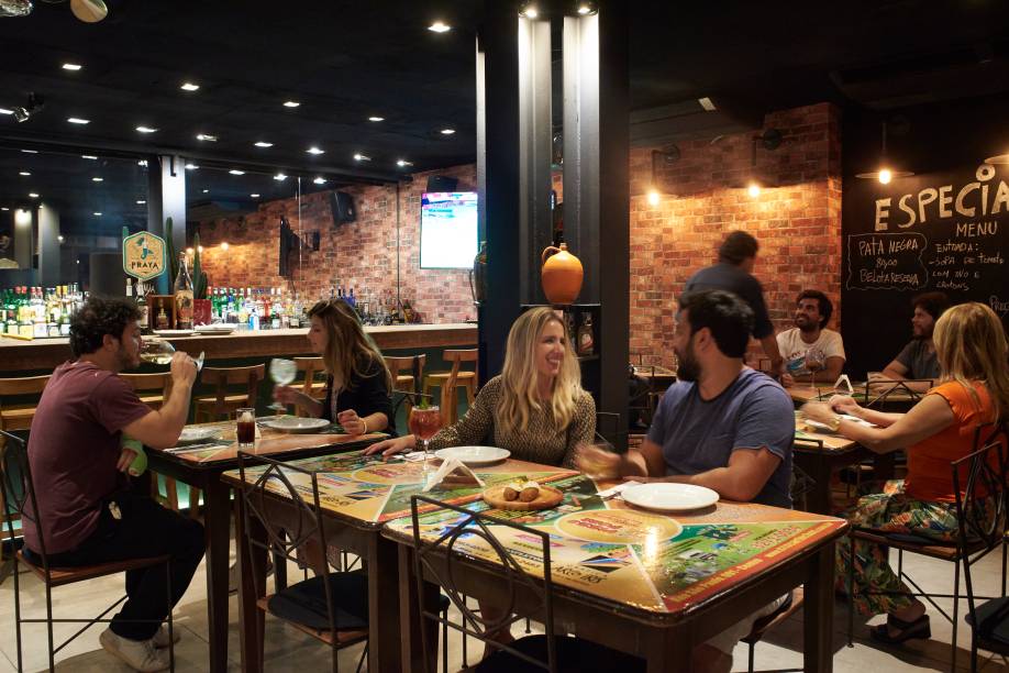 O charmoso salão reformado O charmoso salão reformado