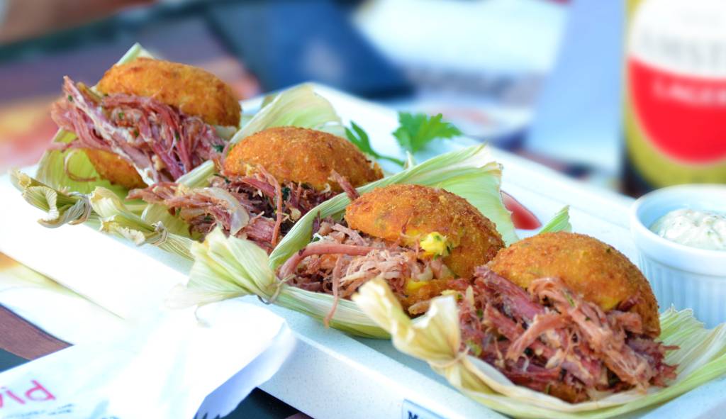 Três petiscos campeões do Comida di Buteco que seguem em cartaz