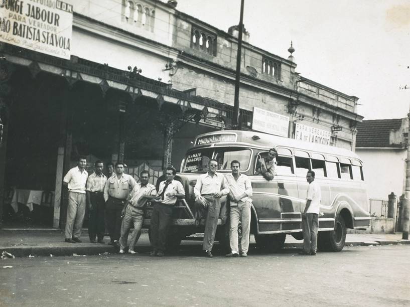 O pai Paraense e descendente de judeus sefarditas, o patriarca do clã foi bancário, vendeu joias e entrou no ramo dos transportes com um lotação que rodava entre Irajá e Madureira