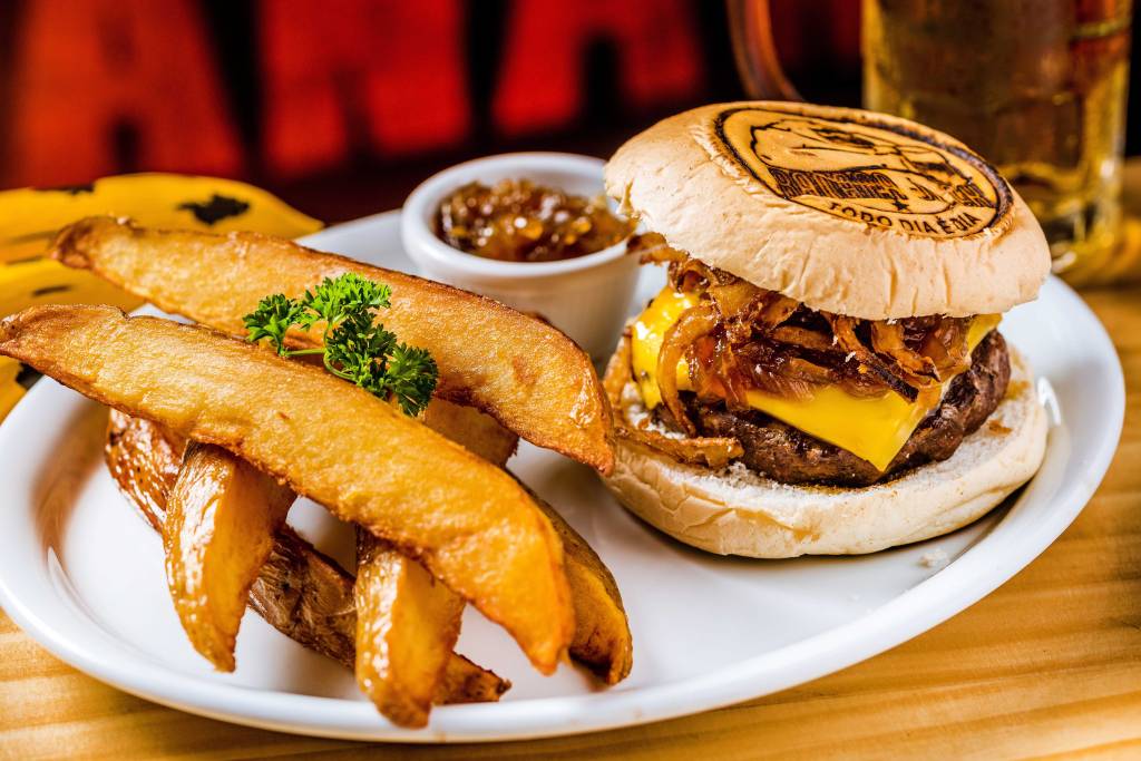 Banana Jack lança linha gourmet de hambúrgueres