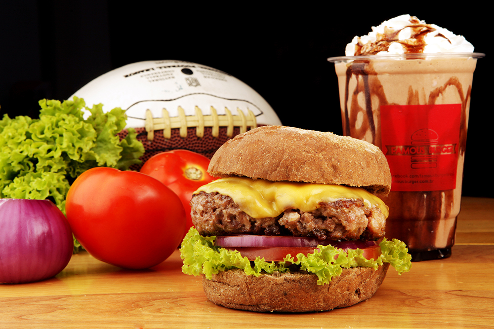 Famous Burger abre seis lojas até outubro
