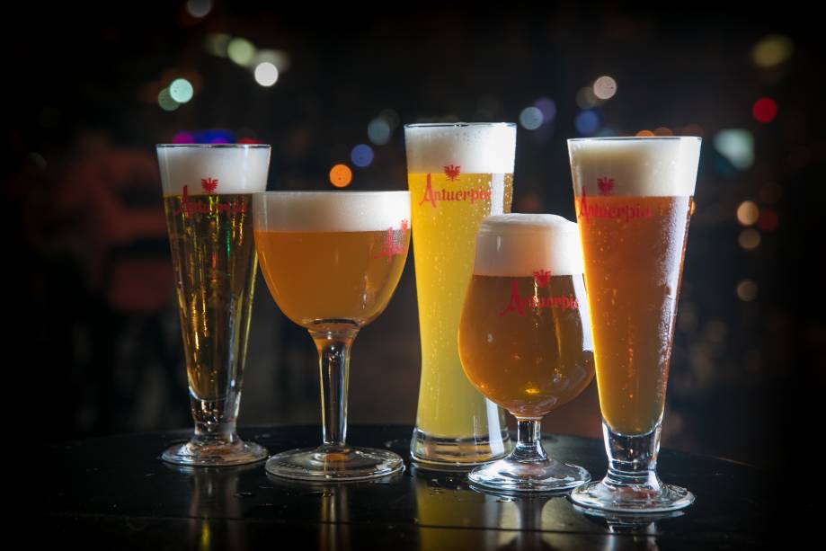 Rótulos locais: em diferentes tons e tamanhos Rótulos locais: em diferentes tons e tamanhos