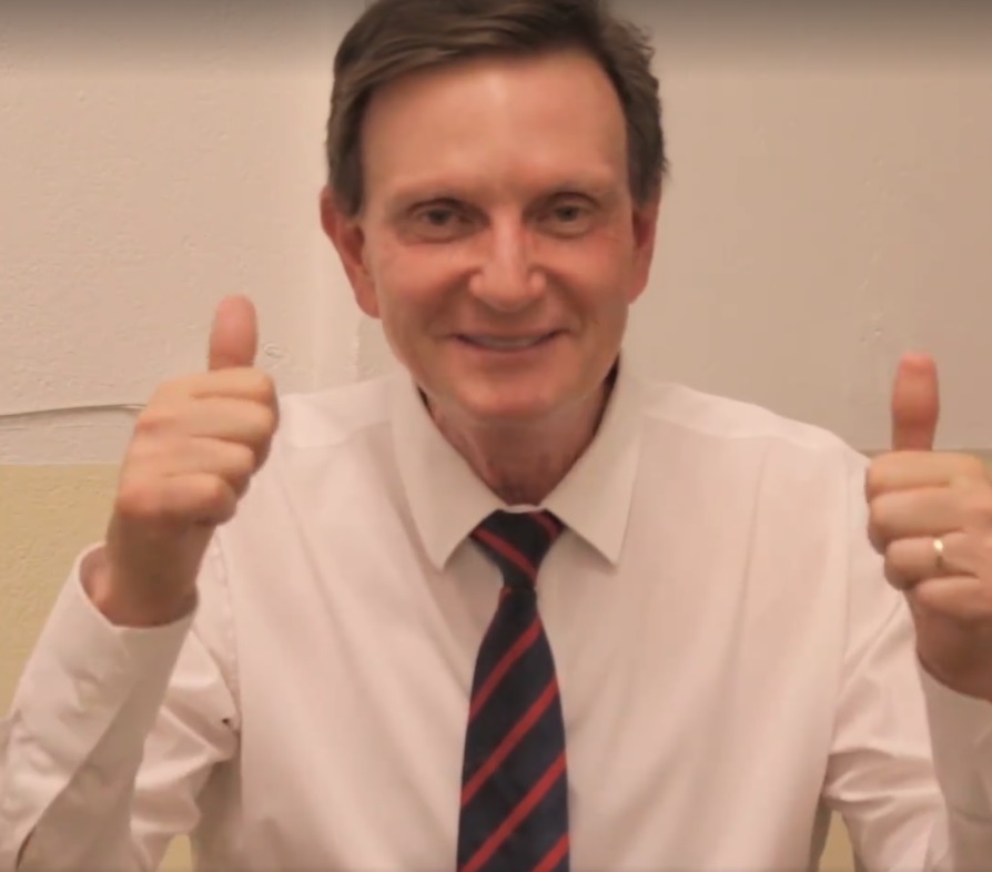 Crivella anuncia aumento das passagens de R$ 3,60 para R$ 3,95