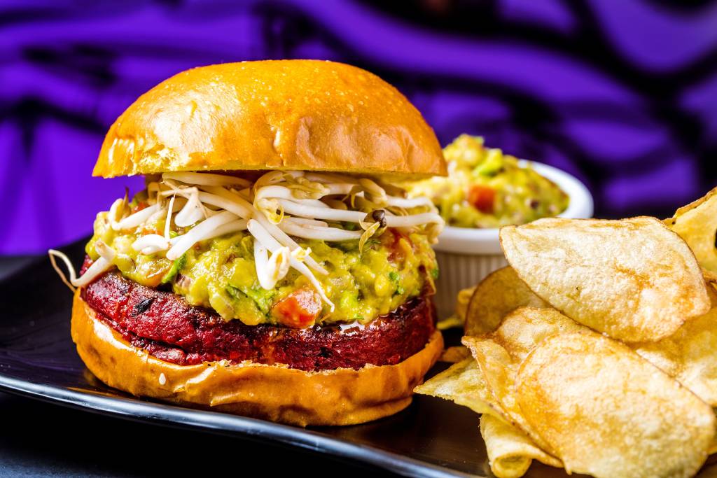 Mundeco tem dose dupla de hambúrguer aos domingos