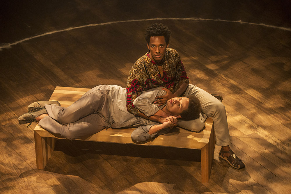 Peça dirigida por Lázaro Ramos abre discussão sobre preconceito