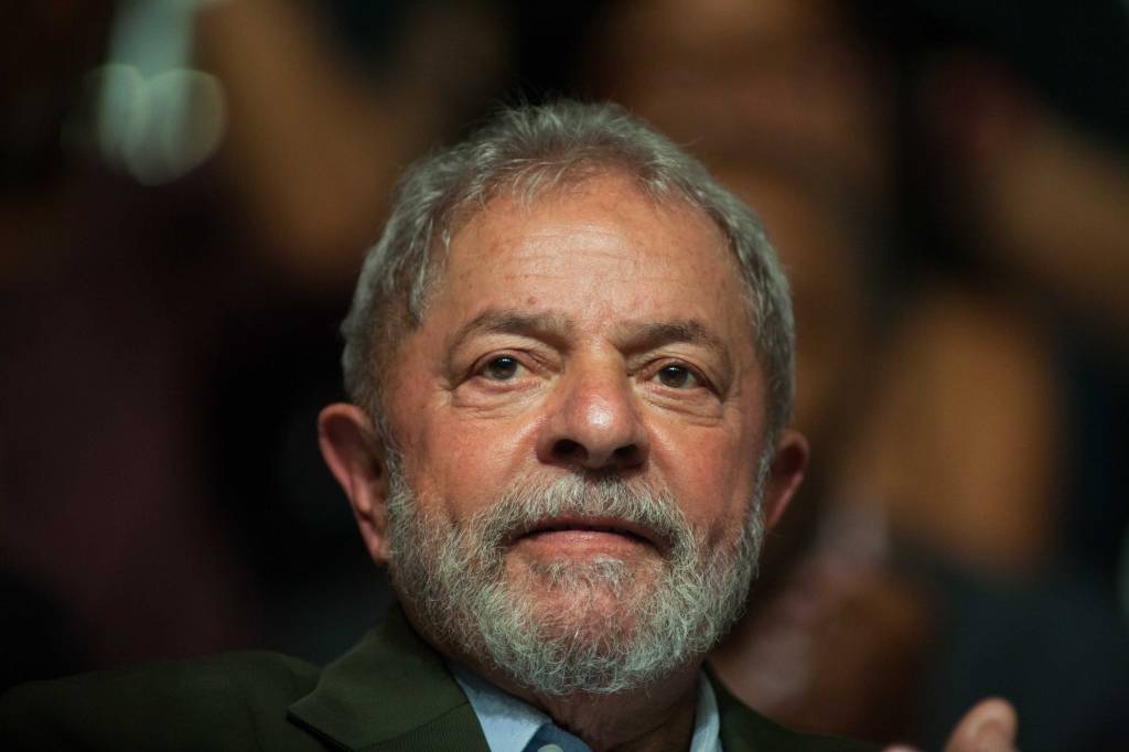 Lula deve se reunir com artistas e intelectuais no Rio