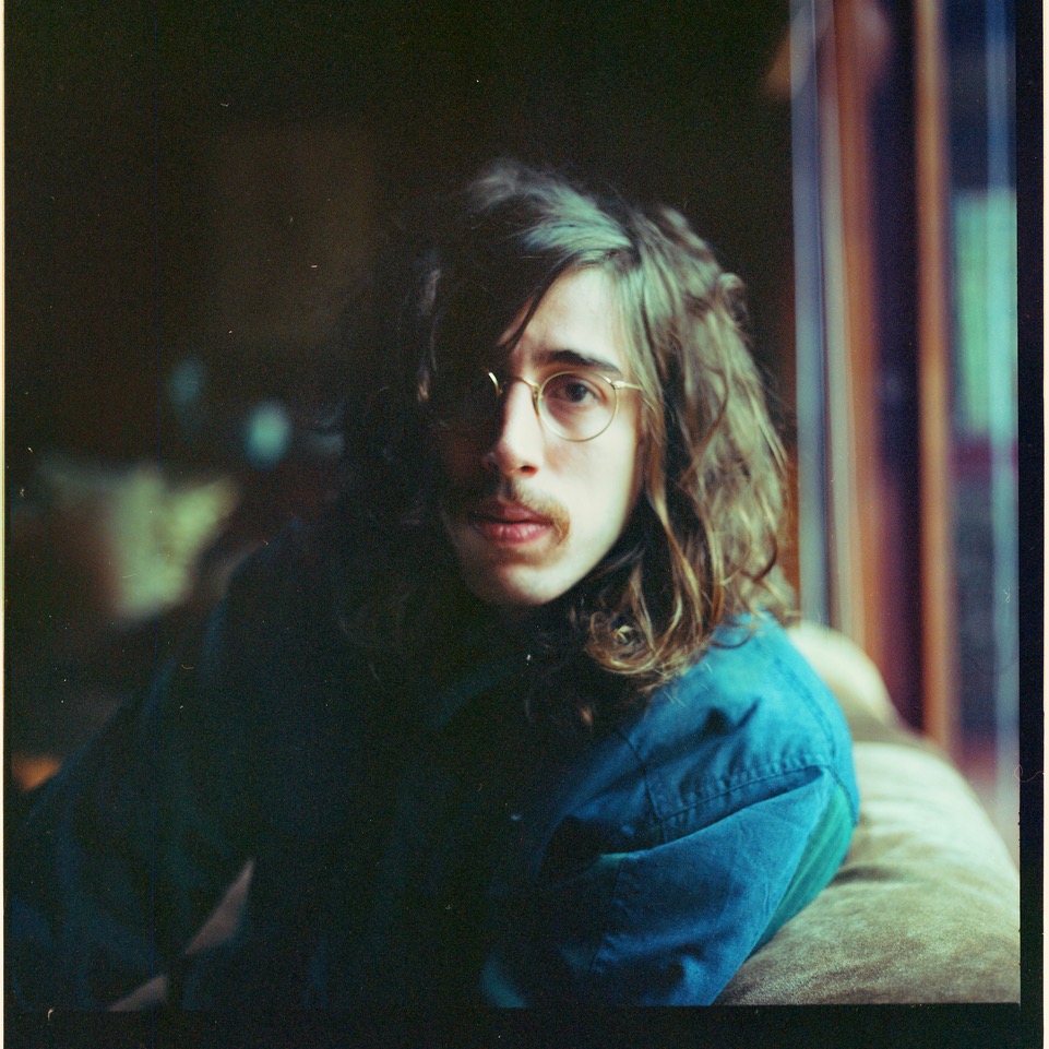 Tim Bernardes mostra sua estreia-solo no Rio