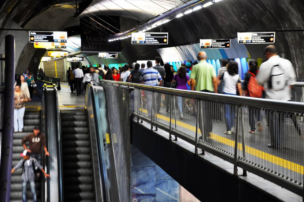 Veja as melhores formas de chegar a blocos, festas e desfiles