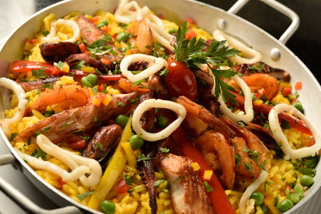 Badalado Lagoon Club recebe roda de samba, neste sábado (24)