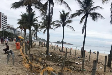 canteiros ipanema - destruídos - Carnaval 2018