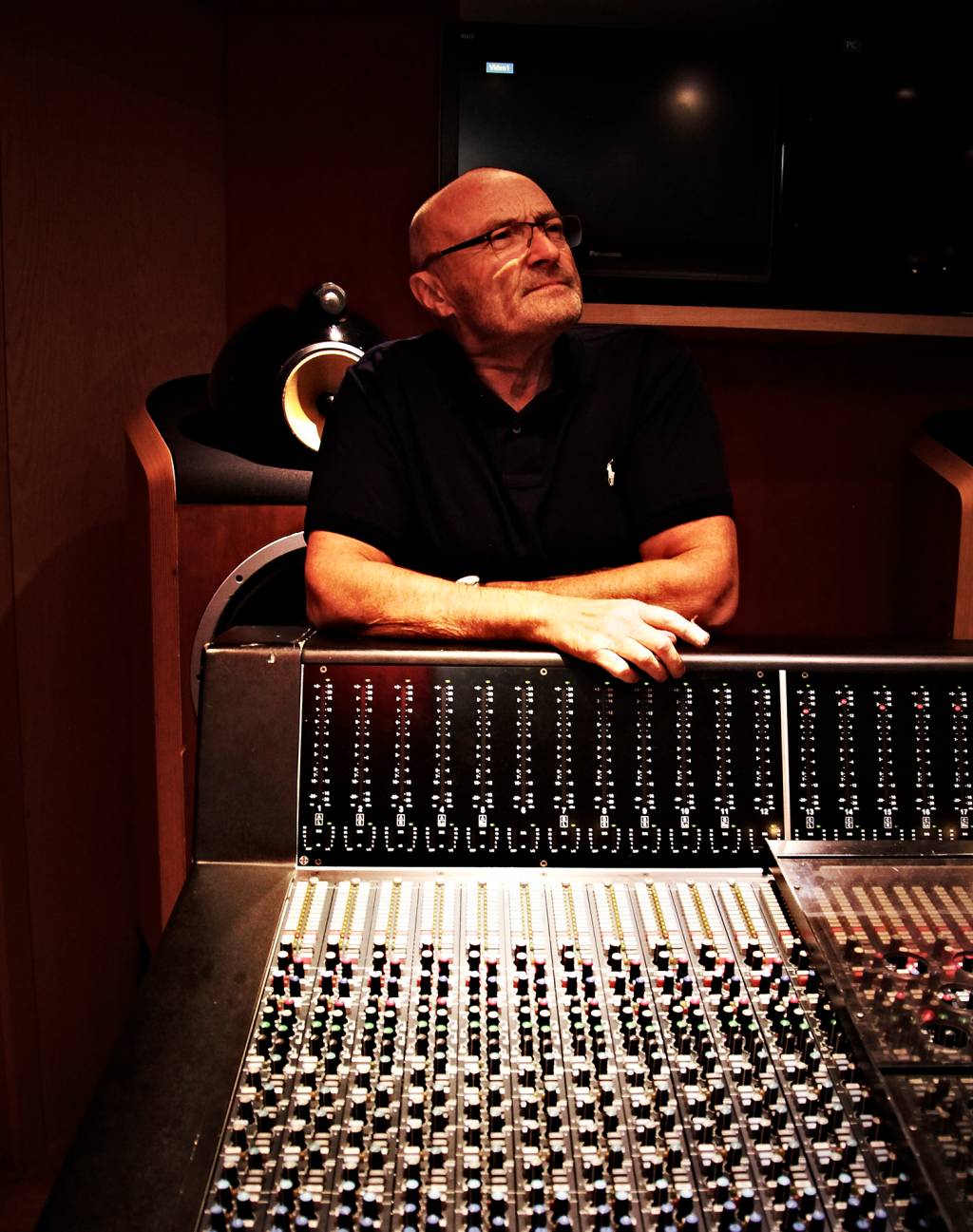 Phil Collins enfileira seus sucessos no Maracanã