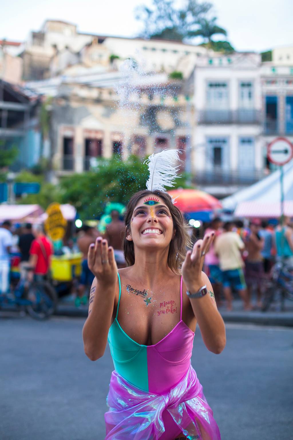 Marcas lançam purpurina biodegradável para o Carnaval