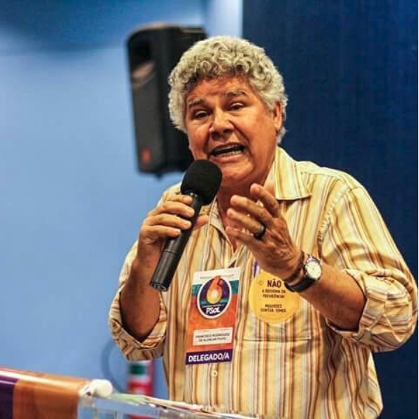 Durante ato no Centro, Chico Alencar fala em indícios de execução