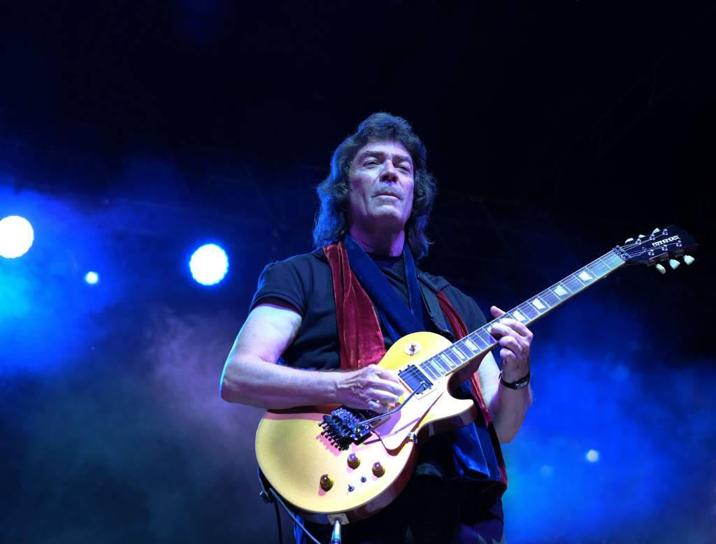 Ex-Genesis, Steve Hackett presta tributo à banda no Vivo Rio