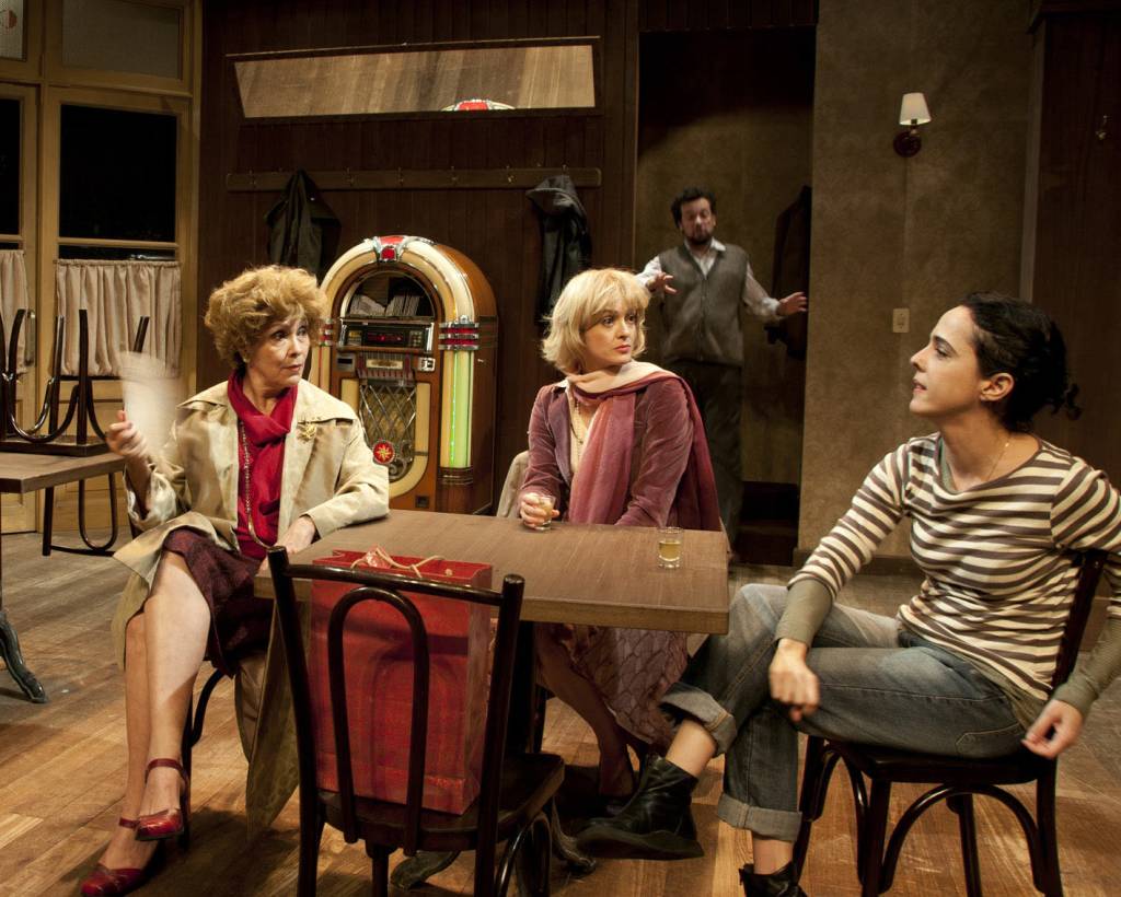 Três novidades na programação teatral