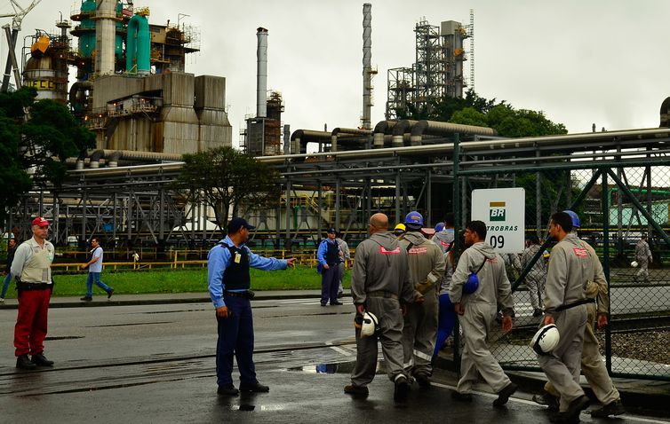 Petrobras aumenta preços de combustíveis nas refinarias