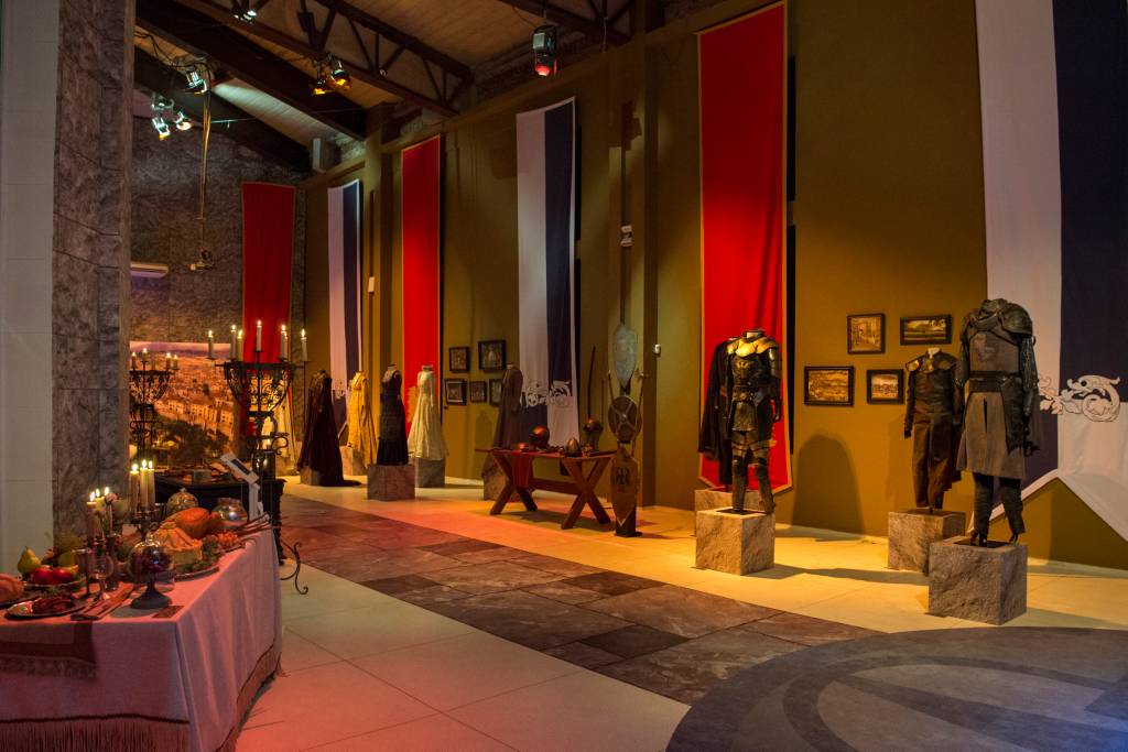 IED recebe exposição da novela Deus Salve O Rei