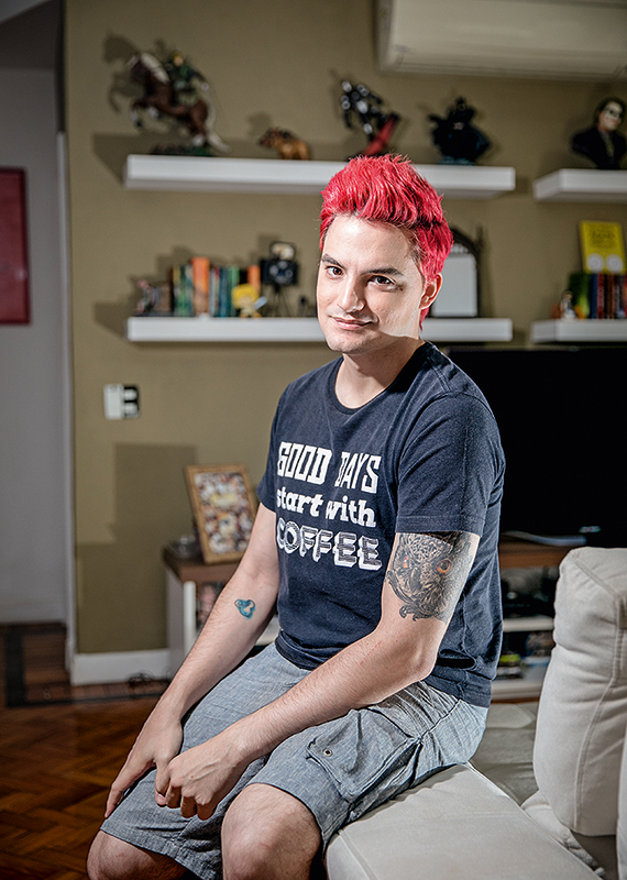 Felipe Neto rebate críticas: “é dever dos pais educarem seus filhos”