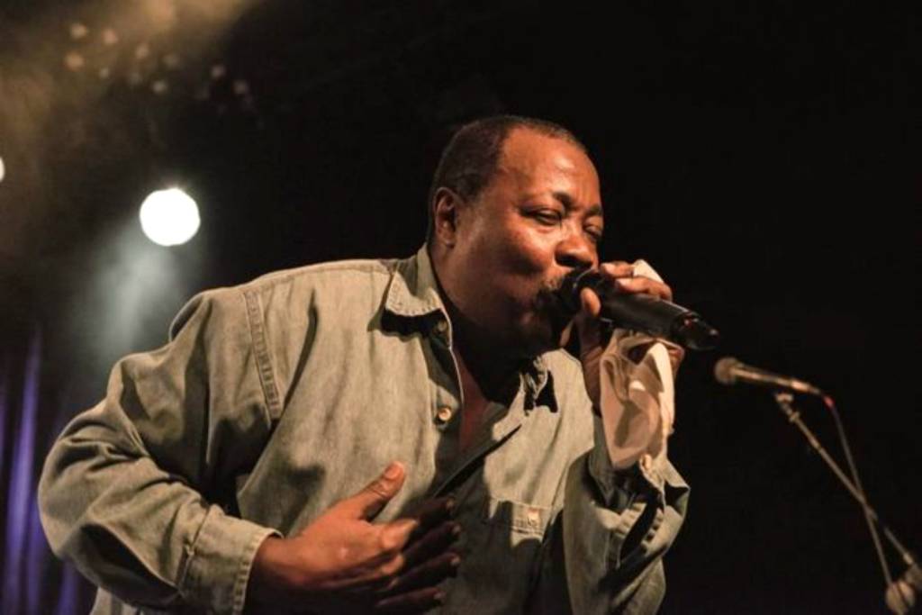 Bluesman americano se apresenta na Gamboa