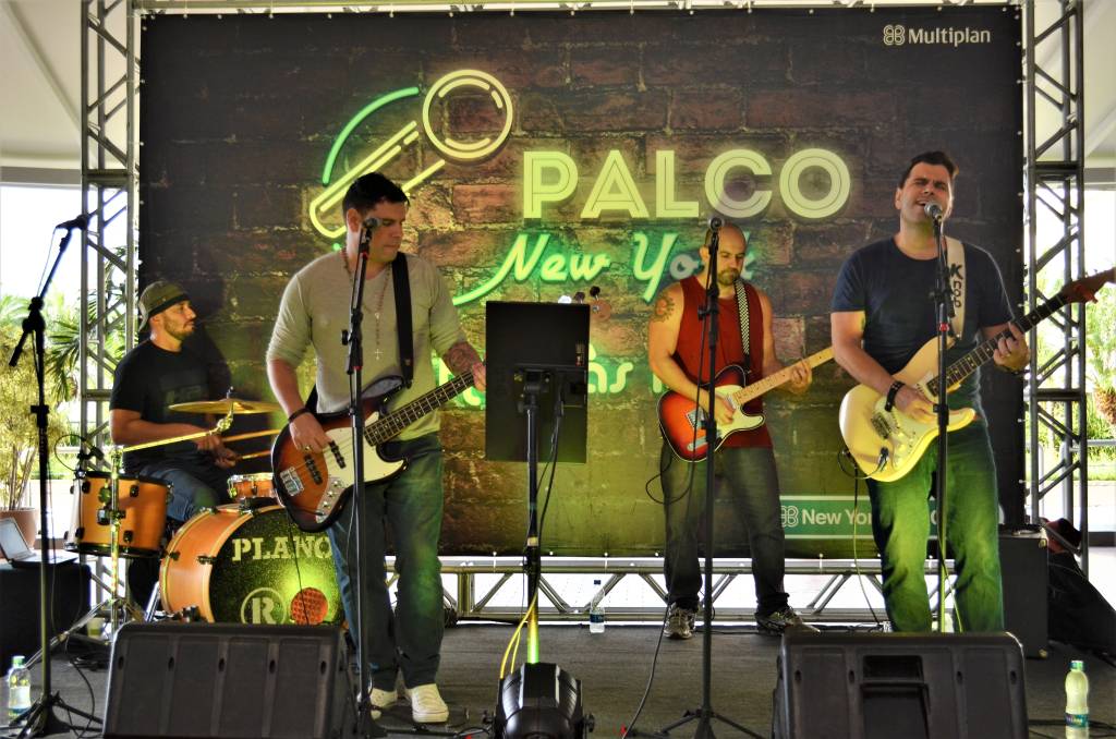 New York City Center terá karaokê ao vivo nesta terça (15)