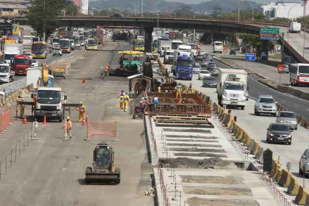 BRT Transbrasil em marcha lenta: O corredor expresso, que deveria ter sido concluído em 2017, é uma das 300 obras inacabadas na cidade BRT Transbrasil em marcha lenta: O corredor expresso, que deveria ter sido concluído em 2017, é uma das 300 obras inacabadas na cidade