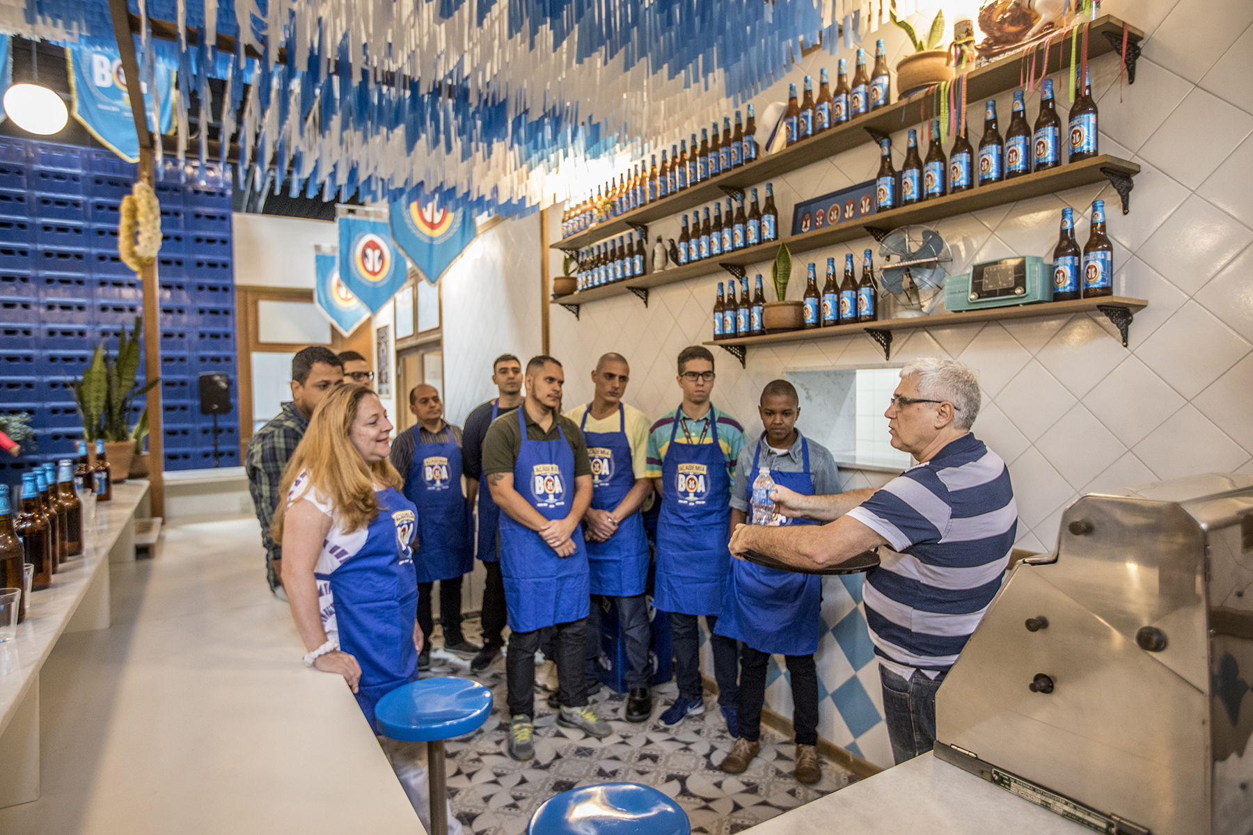 Curso de garçons faz sucesso na Fundição Progresso