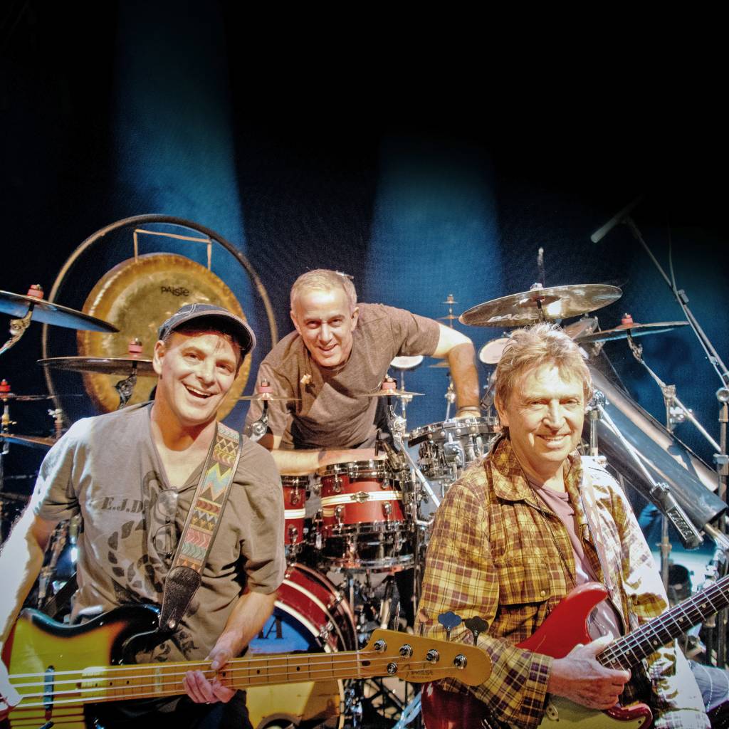 Ex-The Police recria hits da banda com músicos brasileiros