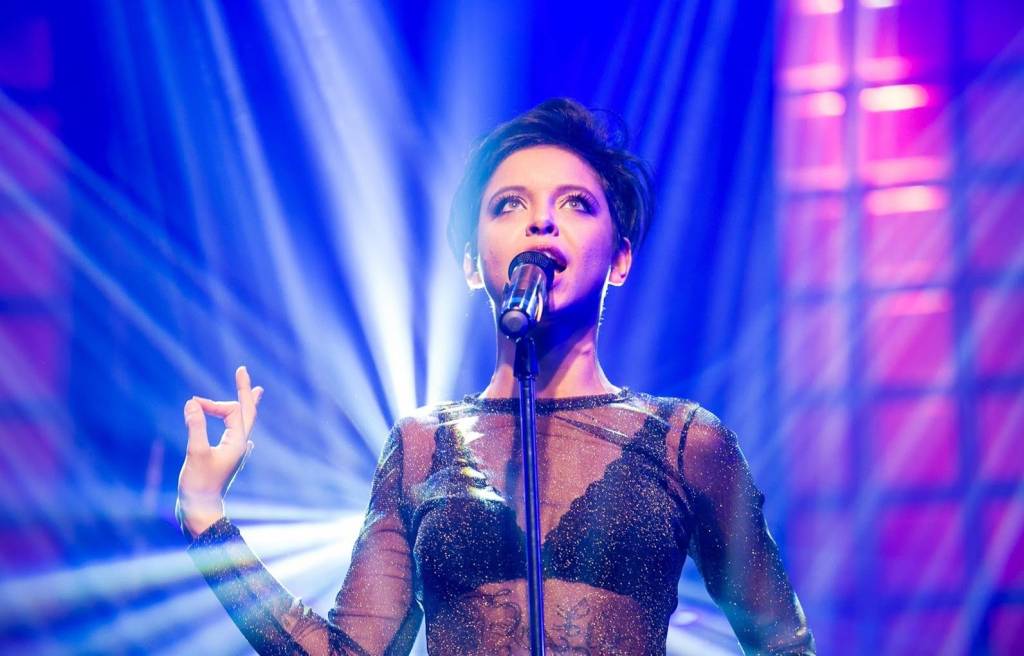 Kell Smith faz show gratuito no FM Hall nesta terça (26)