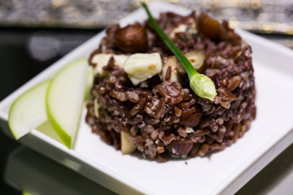 Salada de arroz vermellho_Foto Monica Dantas Salada de arroz vermellho_Foto Monica Dantas