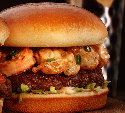 Outback terá hambúrguer com camarão por três dias no cardápio