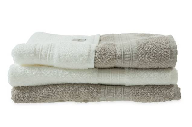 <p style="font-weight:400;text-align:justify;">Jogo de Toalhas de Banho Frapê Branco e Khaki 4 peças <b>De:</b><span> </span>R$ 129,90 <span> </span><b>Por:</b><span> </span>R$ 89,99</p> <p style="font-weight:400;text-align:justify;">Jogo de Toalhas de Banho Frapê Branco e Khaki 4 peças <b>De:</b><span> </span>R$ 129,90 <span> </span><b>Por:</b><span> </span>R$ 89,99</p>