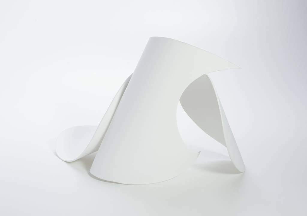 Iole de Freitas desdobra mostra realizada no MAM há mais de dez anos