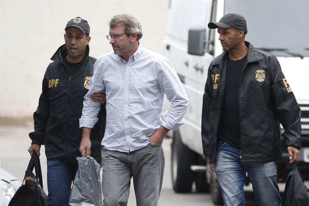 Banqueiro que lavava dinheiro de Cabral por meio de jóias é preso