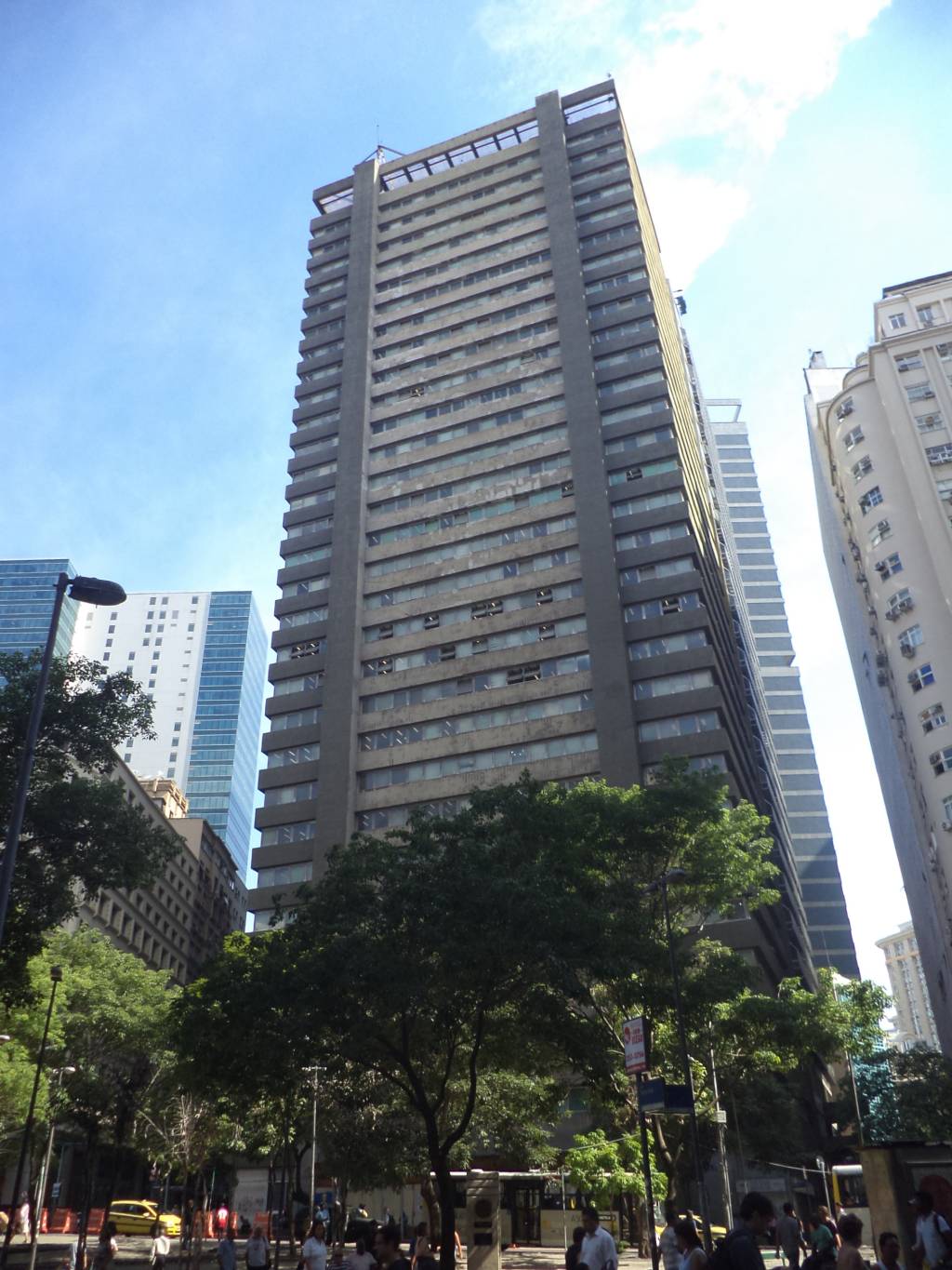 Alerj debate uso de câmeras corporais por professores na rede estadual