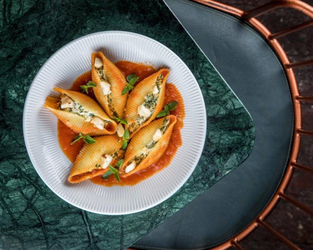 Refeição completa: chefs ensinam receitas apetitosas para a quarentena