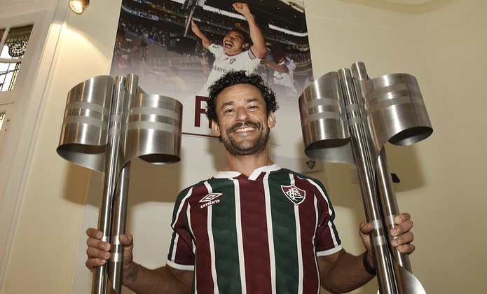 Ele voltou: Fred chega ao Fluminense depois de pedalar 600 quilômetros