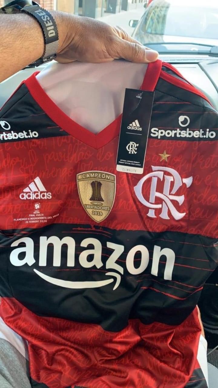 Flamengo: camisa com patrocínio da Amazon já está nos camelôs