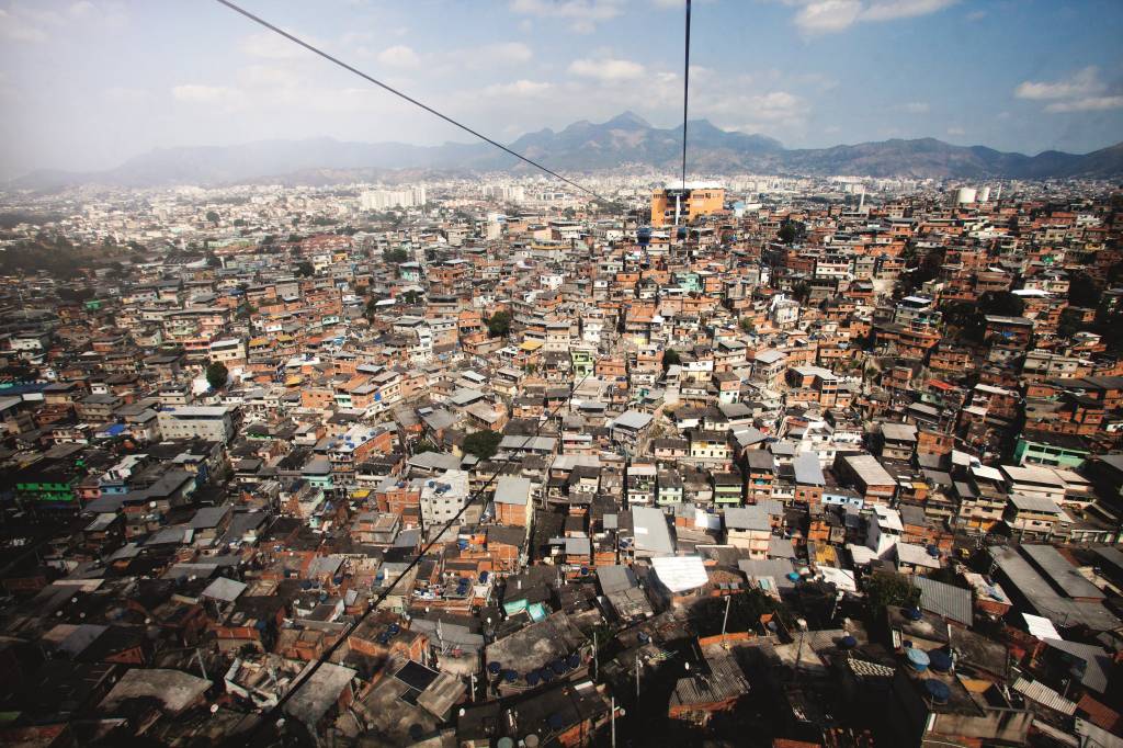Coronavírus: favelas do Rio têm 325 casos em 24h, recorde desde setembro