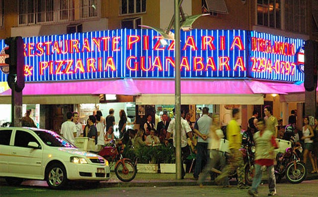 Pizzaria Guanabara A pizzaria que vira a noite funcionando foi acusada de racismo após incidente ocorrido na manhã de sábado