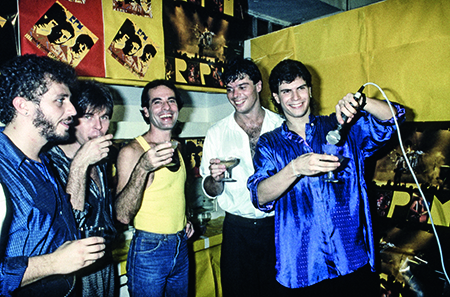 Ney Matogrosso, cantor, com o grupo RPM. Ney Matogrosso, cantor, com o grupo RPM.