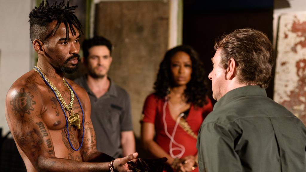 Série Um Dia Qualquer foca em drama humano ao abordar milícia e crimes