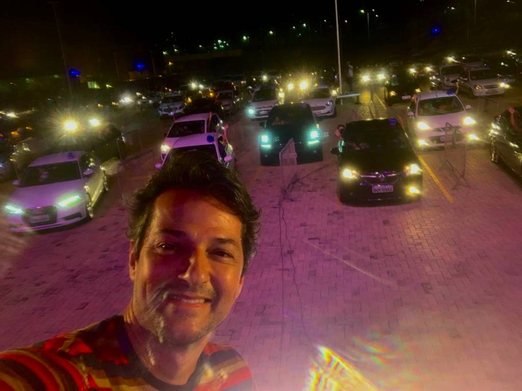 Marcelo Serrado sobre show em drive-in: “Em vez de aplausos, buzinas”