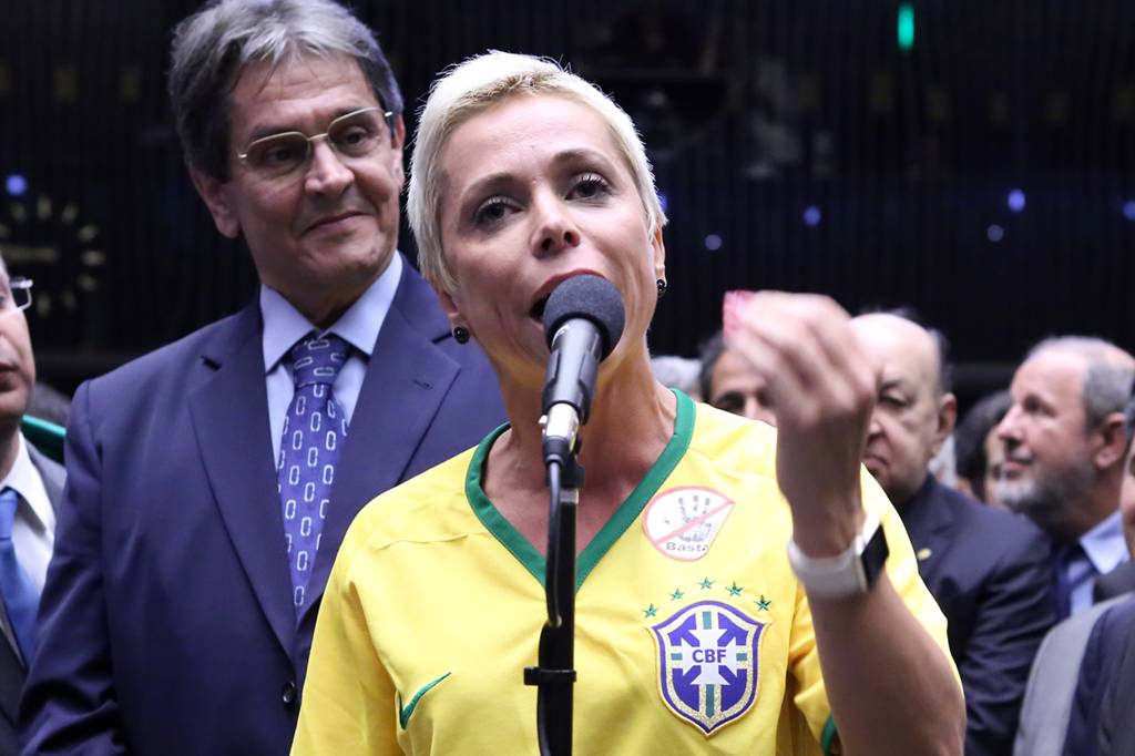 Justiça decide que Cristiane Brasil continuará presa